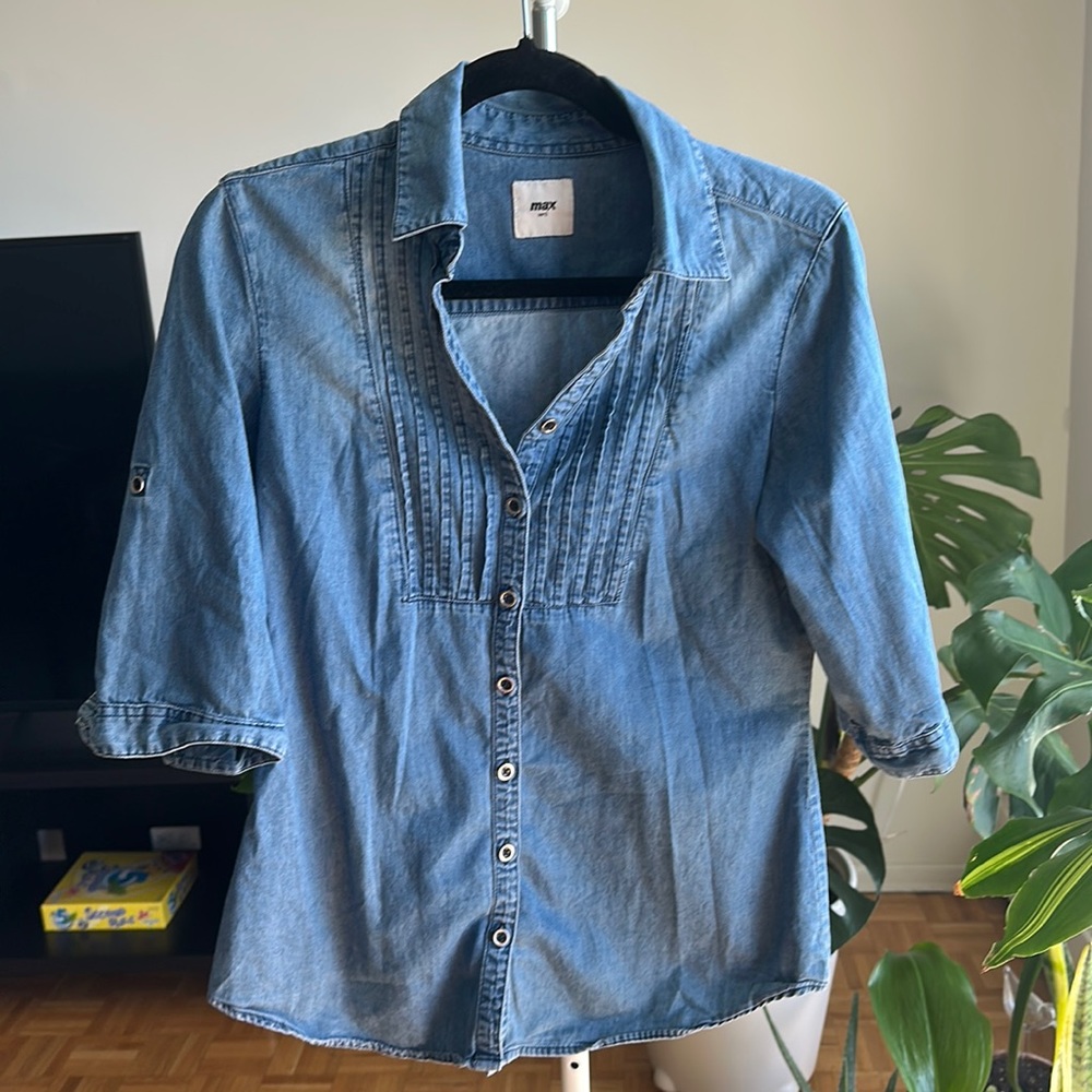 Denim shirt in size M